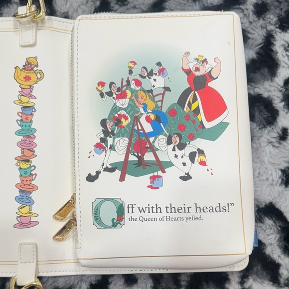 Loungefly Disney Alice In Wonderland Classic Boos Convertible Crossbody/Backpack - Picture 6 of 9